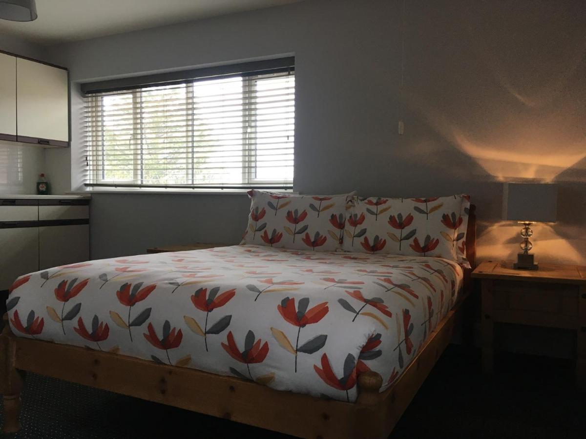T & J Motel Lamberhurst Екстер'єр фото