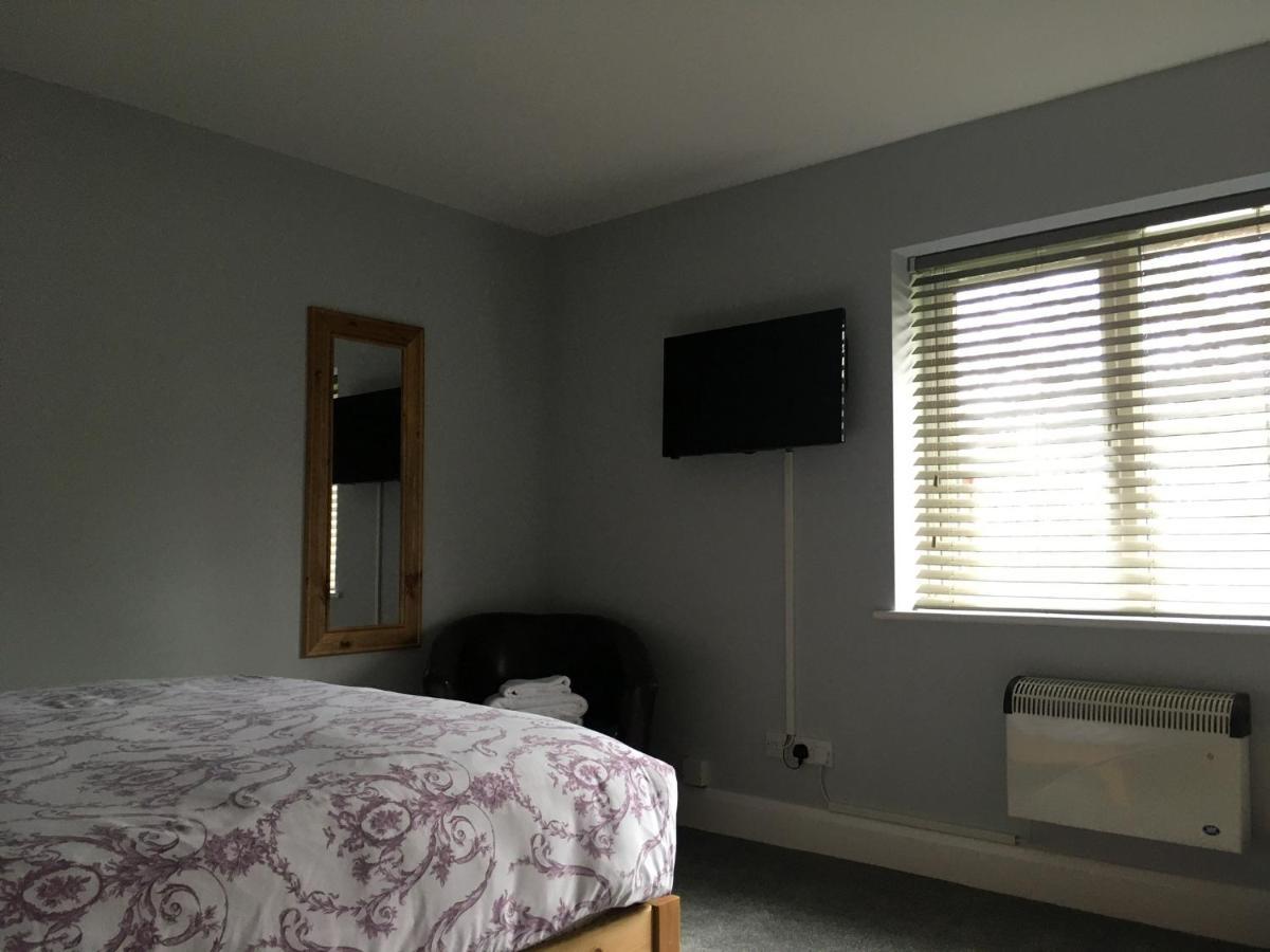 T & J Motel Lamberhurst Екстер'єр фото