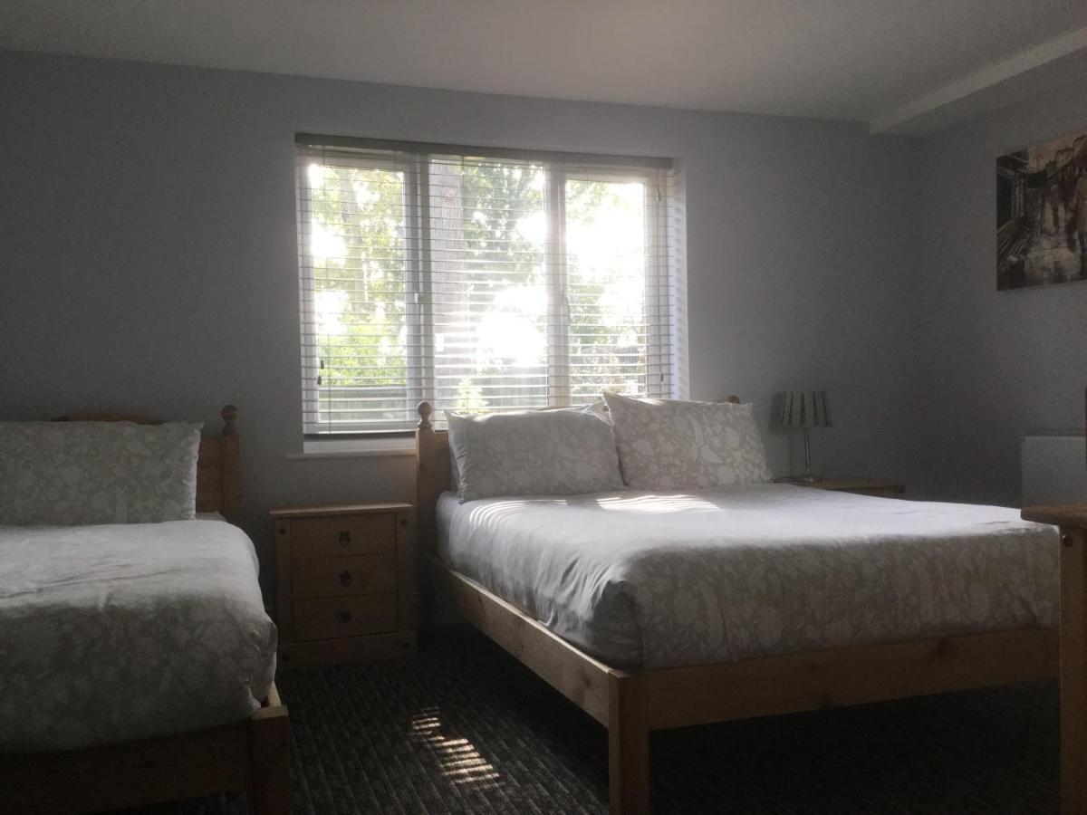 T & J Motel Lamberhurst Екстер'єр фото