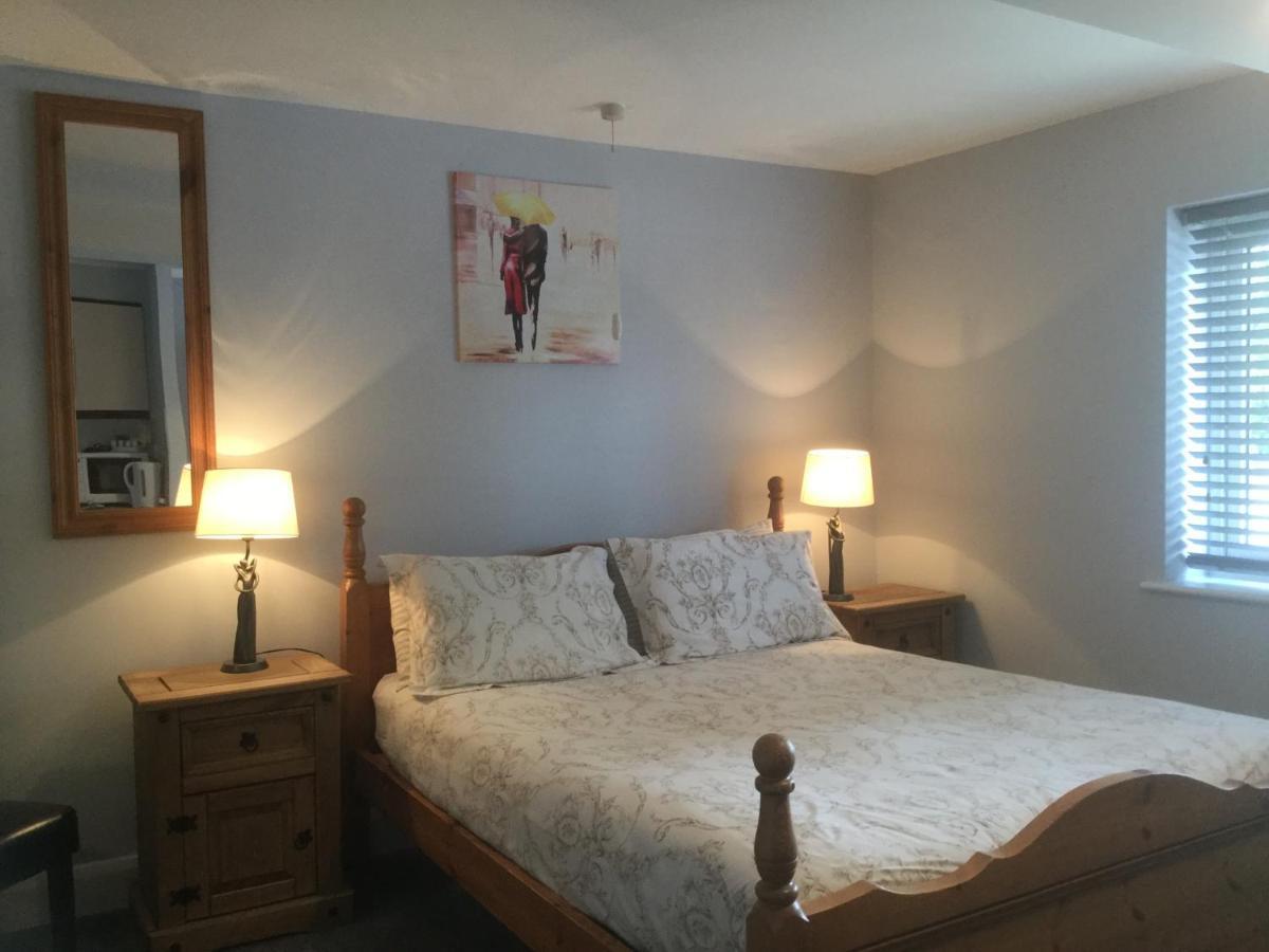 T & J Motel Lamberhurst Екстер'єр фото