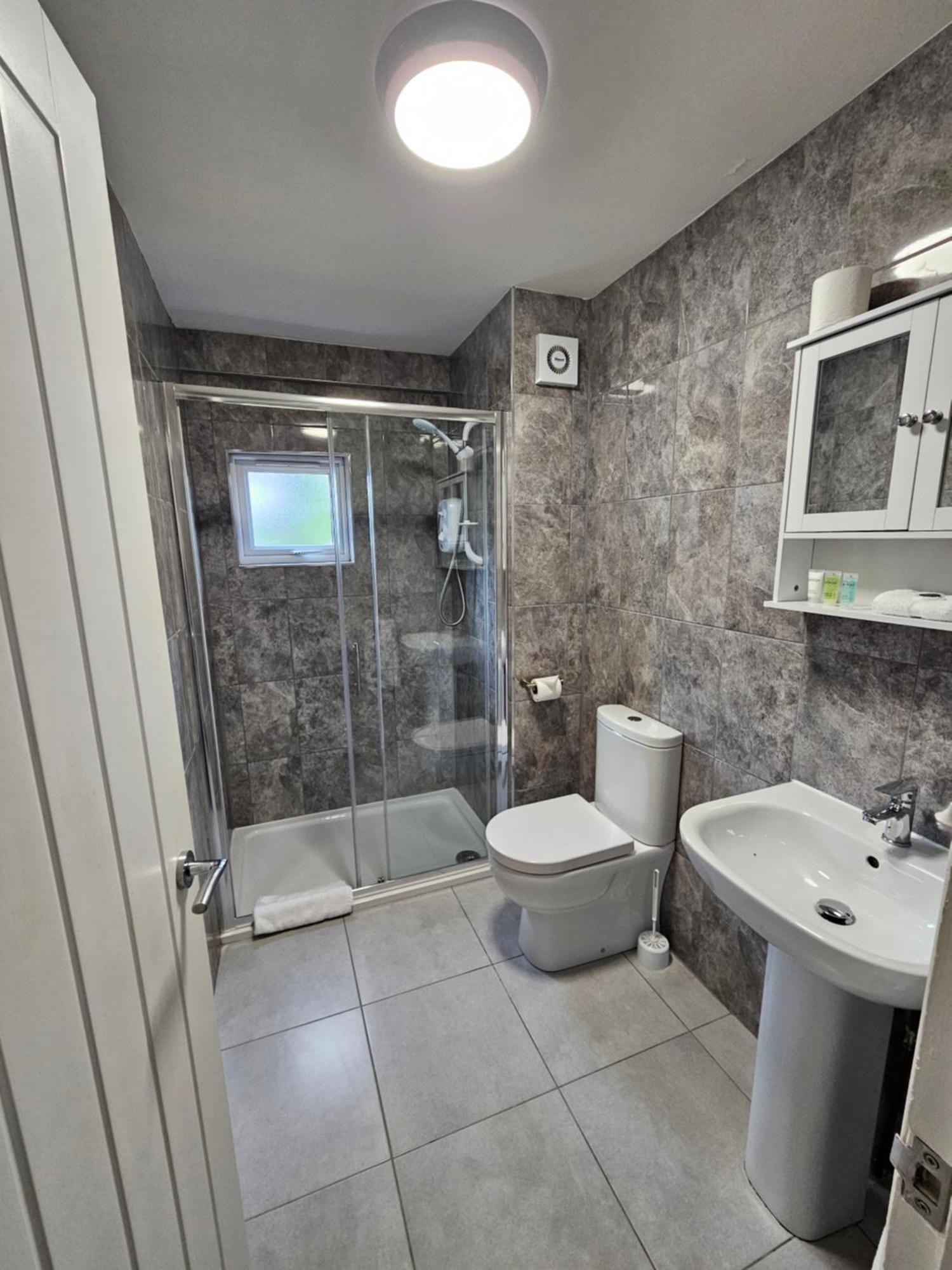 T & J Motel Lamberhurst Екстер'єр фото