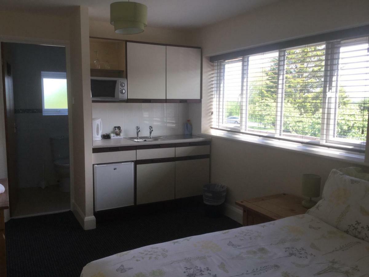 T & J Motel Lamberhurst Екстер'єр фото