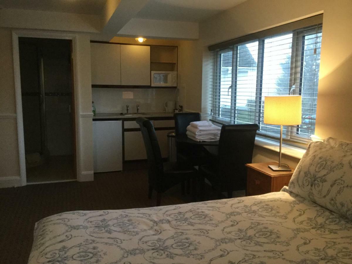 T & J Motel Lamberhurst Екстер'єр фото